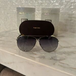 Tom Ford sunglasses 🕶️!